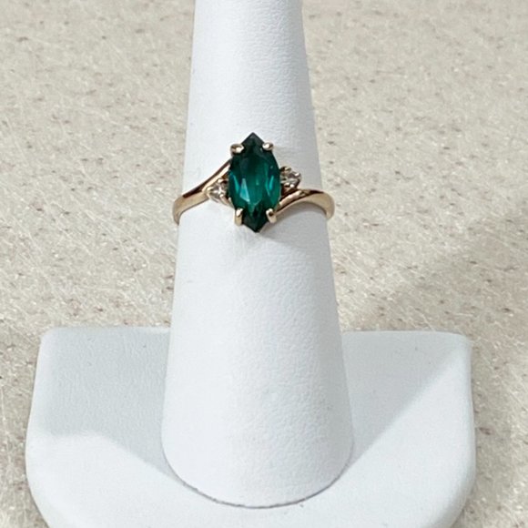 PAD Jewelry - Emerald Green Marquise Rhinestone Ring 18KT GE
